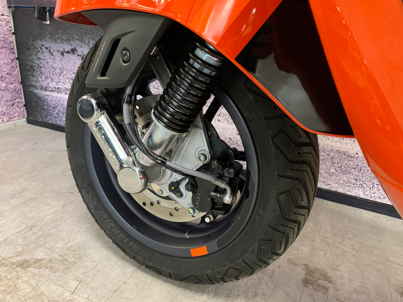 Vespa GTS 125 Super Sport in Orange 2024 model
